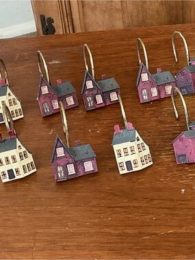 Avanti Simplify 12-Pc Shower Hooks Tonya Crawford Art Christmas Villages Barn